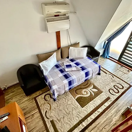 Casa Cu Stuf Olimp 招待所 4*