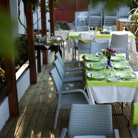 Casa Cu Stuf Olimp Affittacamere 4*